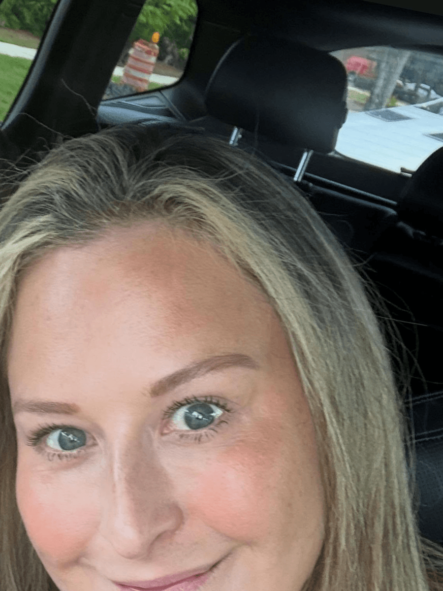 Holly Fullerton, Co-Owner & Director of Operations at Sarasota Window Blinds.